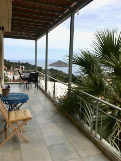 Ersi'S Seaview Apartment Porto Rafti Exterior photo